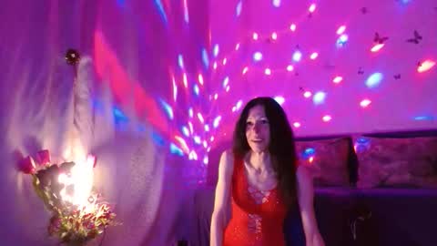 Elisa online show from March 22, 6:22 pm