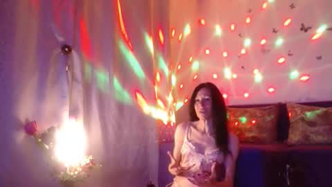 Elisa online show from April 21, 6:12 pm