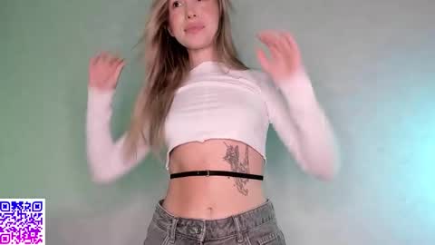Snapshot of elysia_xo chatting on September 29, 10:03 pm Elysia online show from September 29, 10:03 pm