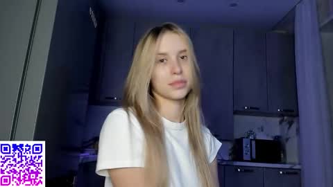 Snapshot of elysia_xo chatting on October 10, 11:59 pm Elysia online show from October 10, 11:59 pm