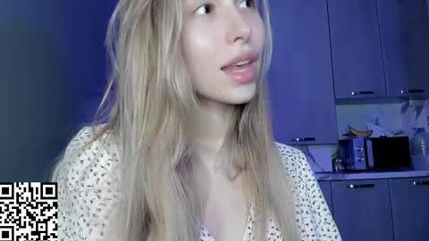 Snapshot of elysia_xo chatting on October 12, 11:59 pm Elysia online show from October 12, 11:59 pm