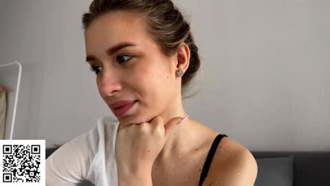 Snapshot of elysia_xo chatting on October 19, 4:46 am Elysia online show from October 19, 4:46 am