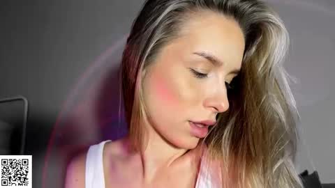 Snapshot of elysia_xo chatting on October 19, 8:31 pm Elysia online show from October 19, 8:31 pm