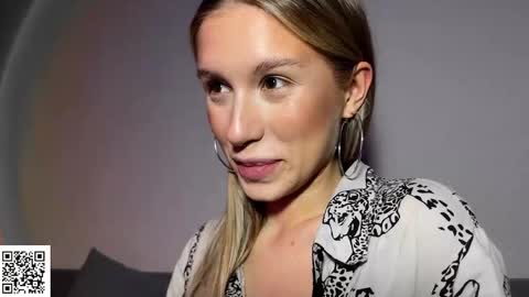 Snapshot of elysia_xo chatting on October 22, 9:36 pm Elysia online show from October 22, 9:36 pm