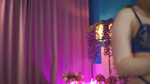 Elyssa online show from March 25, 7:31 pm