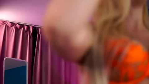 Elyssa online show from June 5, 6:35 pm