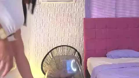 Snapshot of elza_fuentes01 chatting on July 2, 7:31 pm Michelle online show from July 2, 7:31 pm