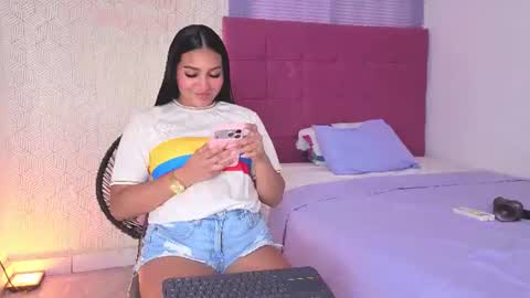 Snapshot of elza_fuentes01 chatting on July 3, 7:42 pm Michelle online show from July 3, 7:42 pm