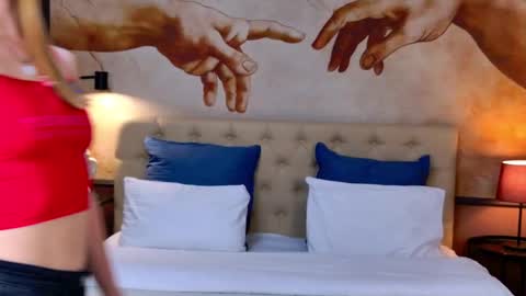 Snapshot of elza_hofffman chatting on September 14, 3:11 pm Chloyka online show from September 14, 3:11 pm