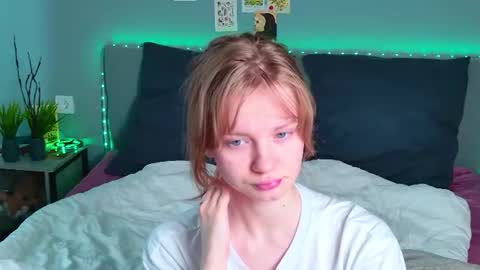 Snapshot of elza_hofffman chatting on June 29, 6:30 am Chloyka online show from June 29, 6:30 am