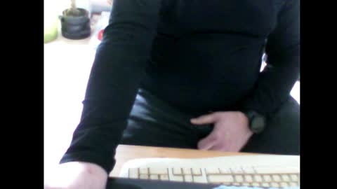 Em online show from April 17, 2:20 pm