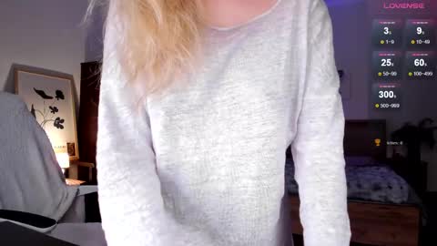 Emilie online show from April 25, 5:32 pm