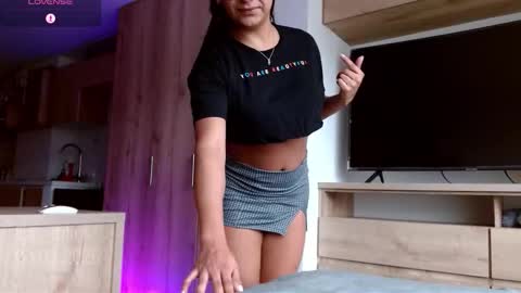 Emilia  online show from March 3, 9:10 pm