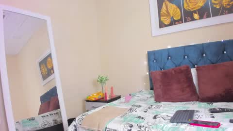 Snapshot of ema_garciaa chatting on January 5, 1:58 pm ema garcia online show from January 5, 1:58 pm