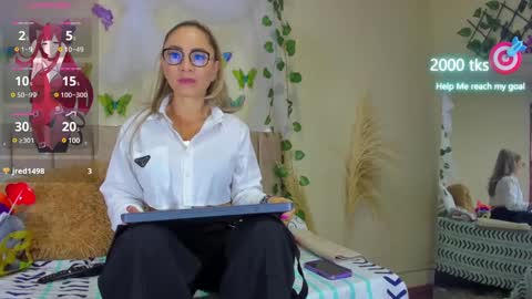 Snapshot of ema_garciaa chatting on March 9, 3:05 pm ema garcia online show from March 9, 3:05 pm