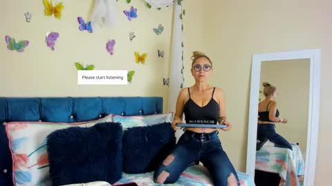 Snapshot of ema_garciaa chatting on September 19, 9:48 pm ema garcia online show from September 19, 9:48 pm