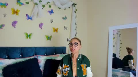 Snapshot of ema_garciaa chatting on September 20, 7:37 pm ema garcia online show from September 20, 7:37 pm