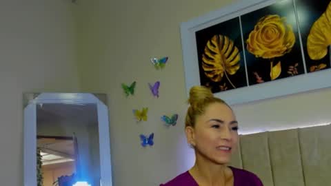Snapshot of ema_garciaa chatting on September 22, 1:35 pm ema garcia online show from September 22, 1:35 pm