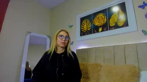 Snapshot of ema_garciaa chatting on September 26, 11:03 am ema garcia online show from September 26, 11:03 am