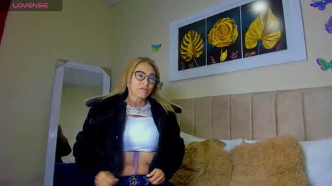 Snapshot of ema_garciaa chatting on October 5, 11:52 am ema garcia online show from October 5, 11:52 am