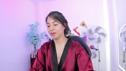 Snapshot of ema_louisx chatting on December 30, 8:47 pm Ema louisx online show from December 30, 8:47 pm