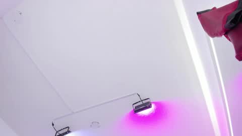 Snapshot of ema_louisx chatting on January 18, 12:47 pm Ema louisx online show from January 18, 12:47 pm