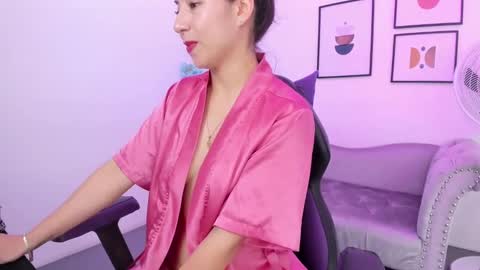 Snapshot of ema_louisx chatting on January 22, 5:38 pm Ema louisx online show from January 22, 5:38 pm