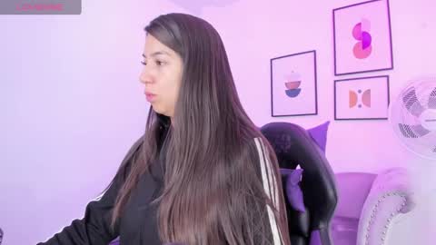 Snapshot of ema_louisx chatting on January 27, 12:16 pm Ema louisx online show from January 27, 12:16 pm