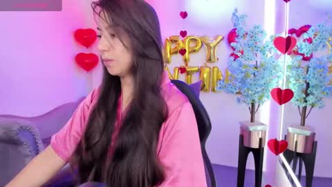 Snapshot of ema_louisx chatting on February 14, 12:14 pm Ema louisx online show from February 14, 12:14 pm