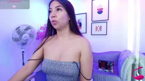 Ema louisx  online show from June 16, 6:21 pm