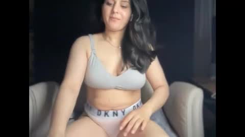 Snapshot of ema_lov3 chatting on November 27, 3:08 am Ema Love online show from November 27, 3:08 am