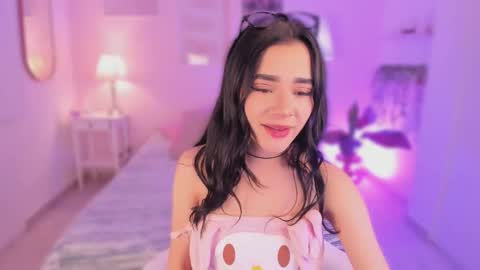 Snapshot of ema_soul chatting on October 15, 7:36 pm emma soul online show from October 15, 7:36 pm