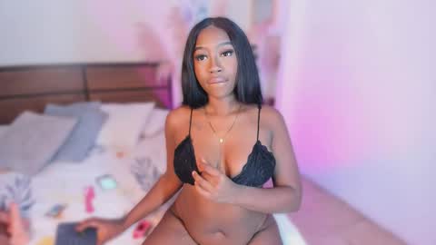 Snapshot of emaaabrown_ chatting on March 23, 5:00 am Emaa online show from March 23, 5:00 am