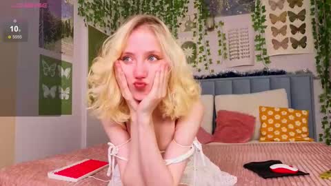 Emma online show from December 18, 11:38 am