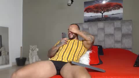 Snapshot of emanuelspencer chatting on May 6, 12:41 am emanuelspencer online show from May 6, 12:41 am