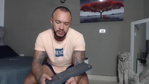 Snapshot of emanuelspencer chatting on May 28, 5:27 am emanuelspencer online show from May 28, 5:27 am