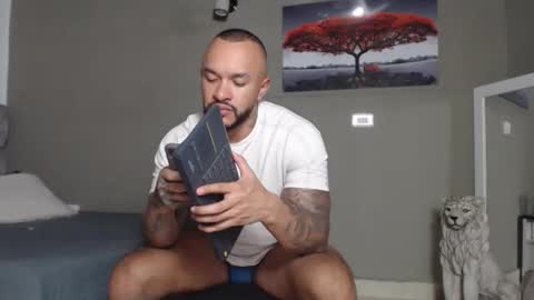 Snapshot of emanuelspencer chatting on June 2, 5:31 am emanuelspencer online show from June 2, 5:31 am