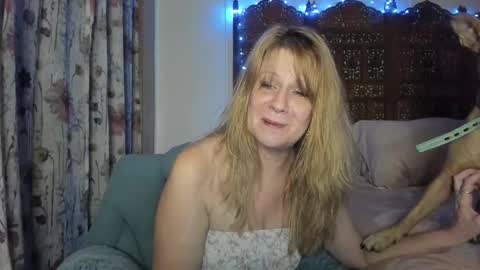 Ember Pheonixxx online show from November 18, 4:28 am