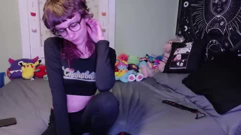 Embersburningup online show from February 2, 12:53 am