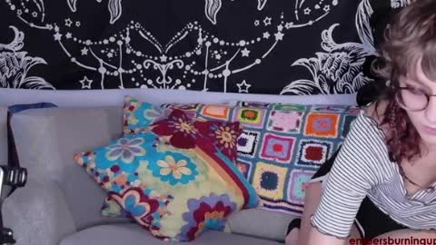Embersburningup online show from May 24, 12:37 am