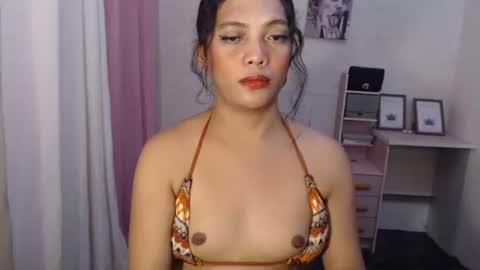 Snapshot of embodiment_sex chatting on February 21, 5:47 pm Venice online show from February 21, 5:47 pm