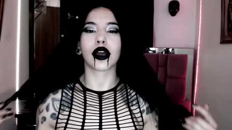 Snapshot of emearld_black chatting on December 24, 9:17 am Emerald Black online show from December 24, 9:17 am