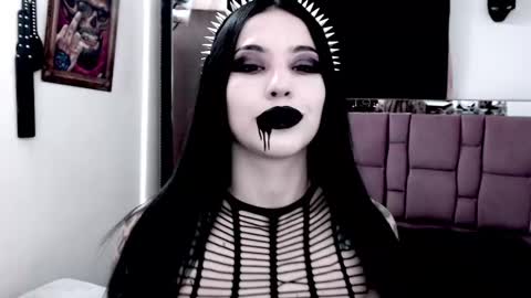 Snapshot of emearld_black chatting on January 25, 9:04 am Emerald Black online show from January 25, 9:04 am