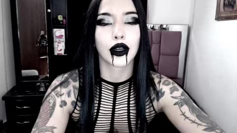 Snapshot of emearld_black chatting on January 30, 9:15 am Emerald Black online show from January 30, 9:15 am