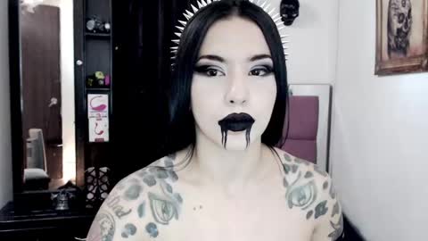 Snapshot of emearld_black chatting on February 27, 4:09 am Emerald Black online show from February 27, 4:09 am