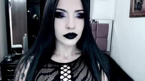 Snapshot of emearld_black chatting on September 12, 5:29 am Emerald Black online show from September 12, 5:29 am