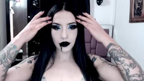 Snapshot of emearld_black chatting on September 14, 7:07 am Emerald Black online show from September 14, 7:07 am