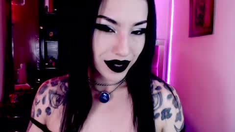 Snapshot of emearld_black chatting on July 7, 4:59 am Emerald Black online show from July 7, 4:59 am