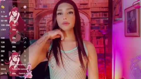 Snapshot of emeli_roushot chatting on May 25, 11:49 am Emeli online show from May 25, 11:49 am
