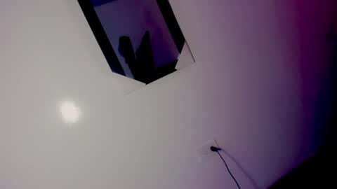 Snapshot of emeli_roushot chatting on June 2, 3:08 am Emeli online show from June 2, 3:08 am